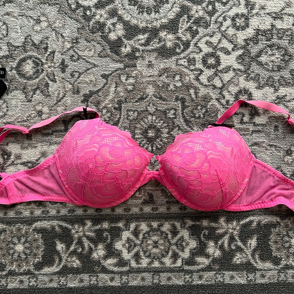 Betsey Johnson 34 D pink bra with lace embellishments